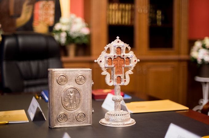 Створення богослужбових текстів – загальноцерковна справа, – Синод УПЦ