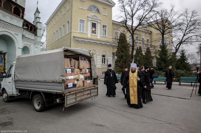 Харківська єпархія УПЦ передала допомогу військовому госпіталю на 500 000 грн
