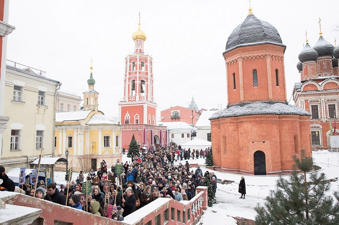 Перший в цьому році хресний хід в РФ пройшов на честь митрополита Київського Петра