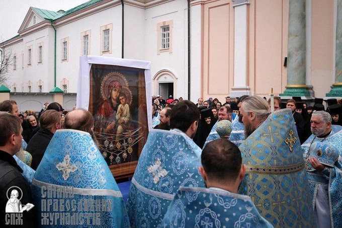 Святогорская чудотворная икона возвращается в обитель из Ровенской епархии (ФОТО)