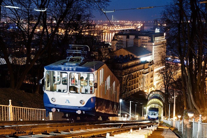 У Різдвяну ніч транспорт в Києві працюватиме на три години довше