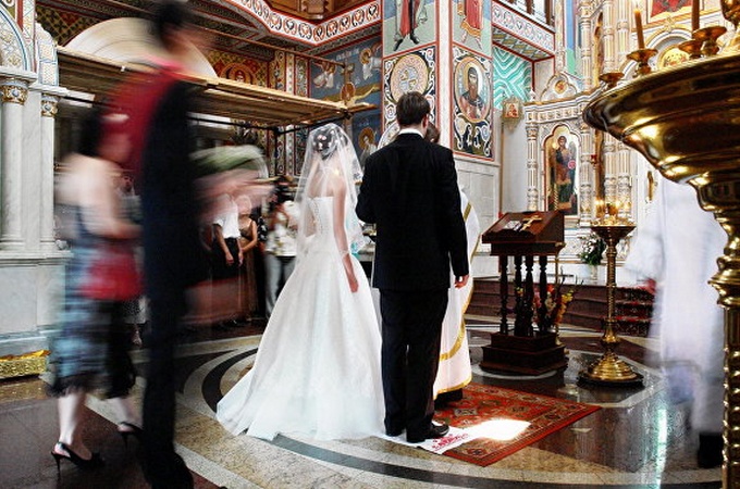 В РПЦ изучат законопроект о приравнивании сожительства к браку