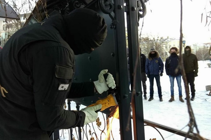 Нардеп дивується, за що заарештували підпалювачів Десятинного монастиря