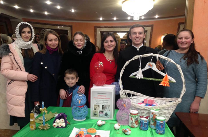 Православна молодь Волині зібрала 5500 грн для хворої дівчинки