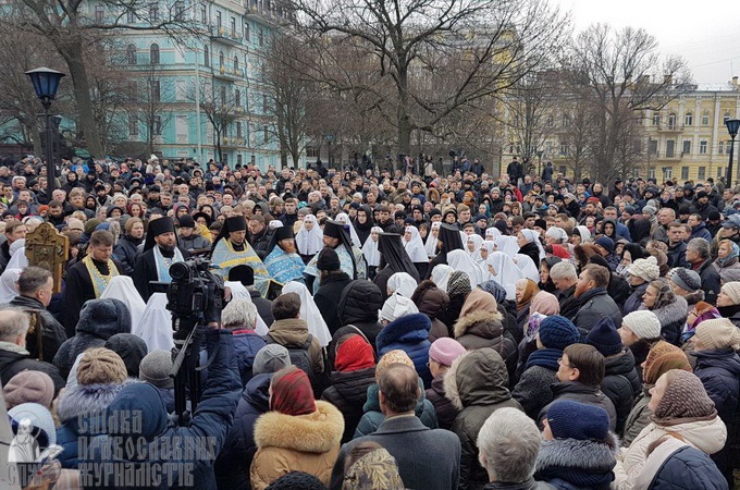 У КМДА розглянуть петицію про знесення Десятинного монастиря