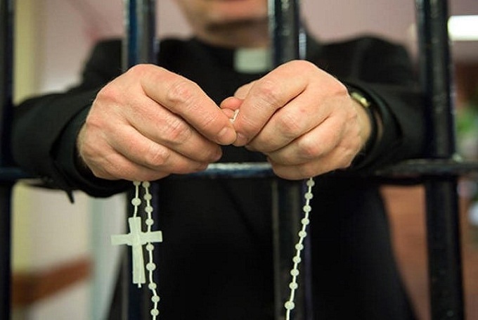 В Британії тюремного капелана звільнили за «християнський екстремізм»