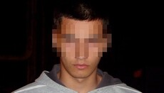 В РФ студенту, затушившему сигарету об икону, дали 9 суток ареста