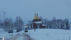 У Печихвостах громада УПЦ провела першу службу з новим настоятелем