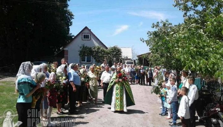 UOC community of vlg. Kinakhovtsy