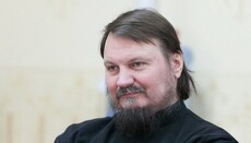 Священник УПЦ рассказал зачем крестить младенцев и молиться об усопших