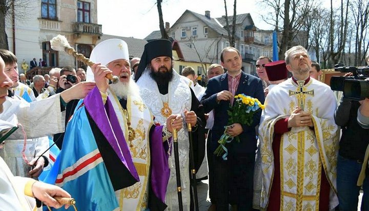 Богослужіння в УАПЦ тепер будуть закінчуватися молитвою за прихильників автокефалії