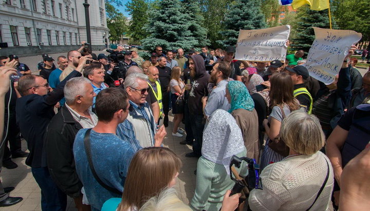 Акция протеста против Единой Поместной Церкви в Днепре