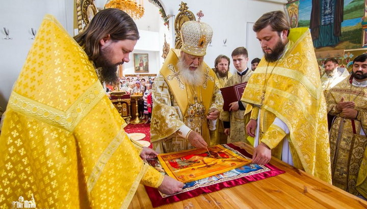 Освящение престола Свято-Николаевского храма