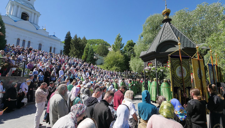 Водосвятный молебен в Святогорье у Донца