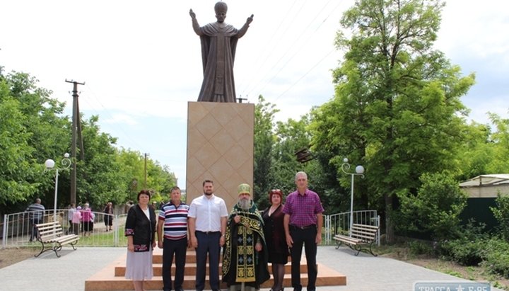 Памятник святителю Николаю в с. Новосельское Одесской области