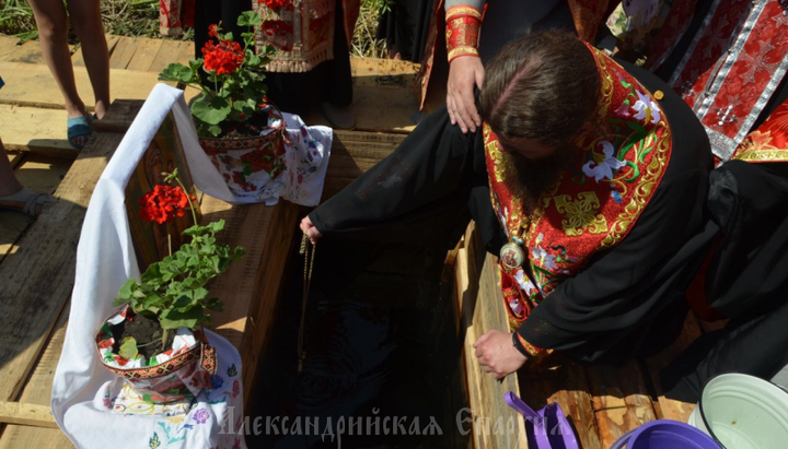 Єпархія УПЦ просить повідомляти про зцілення від джерела в Доніно-Кам'янці