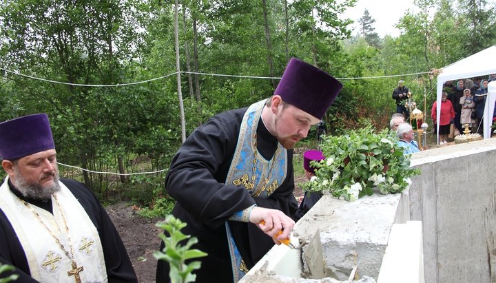 В Латвії на святому джерелі в Ополі побудують православну каплицю