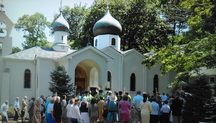 РПЦЗ вшанує пам'ять Царствених Страстотерпців у храмі-пам'ятнику в Сі-Клифі