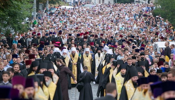 Віруючим УПЦ заважають потрапити на хресний хід у Києві, – Овруцька єпархія