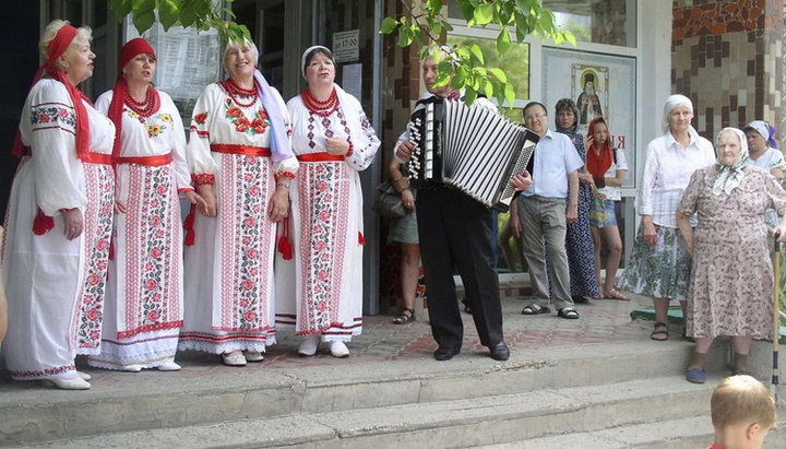 З музичним вітанням виступив вокальний колектив