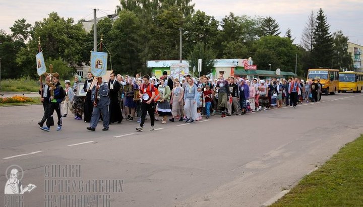 Хресний хід зі Здолбунова до Почаєва у липні 2017 року