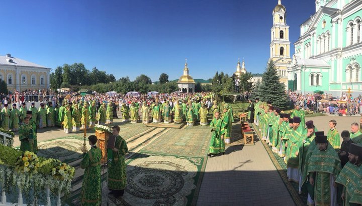 Праздничная литургия в Дивееве