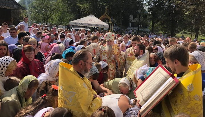 На Закарпатті освятили новий Свято-Покровський храм УПЦ