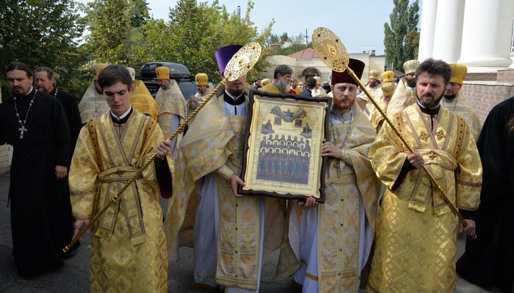 Хресний хід з іконою в честь Херсонських святих 