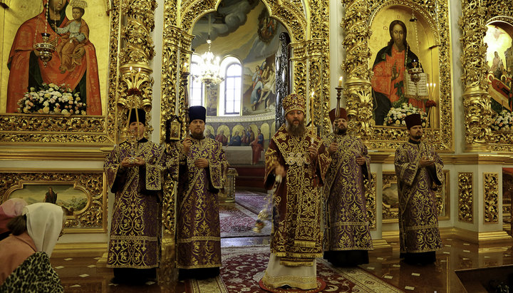 Богослужіння в Києво-Печерській лаврі