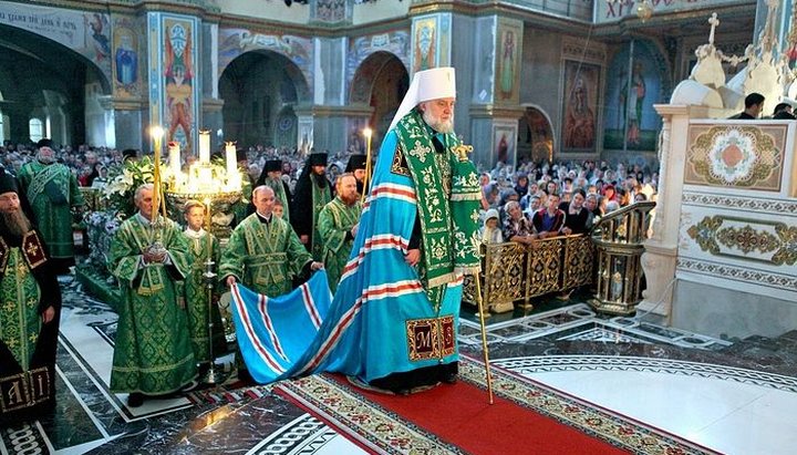 Богослужение в Почаевской лавре