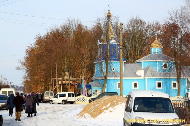 В с. Броница рейдеры взломали дверь храма УПЦ и напали на настоятеля