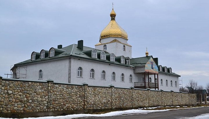 Новина про перехід двох ченців з кліру УПЦ на Волині виявилася фейком