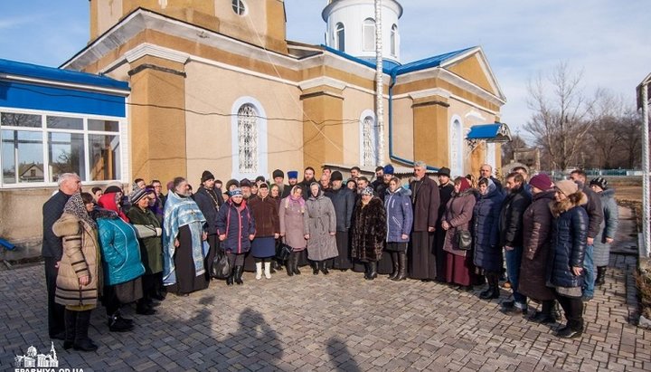 Религиозная община УПЦ с. Михайловка выразила желание остаться в лоне канонической Церкви.