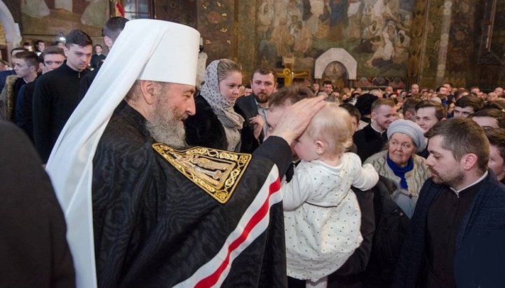 Блаженнейший Онуфрий благословил паству на особый молитвенный подвиг ради мира на Украинской земле.