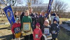 На передовой конфликта: община Пеньковки третий месяц противостоит захвату