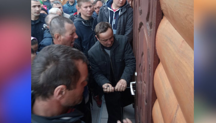 Church doors were broken down with a crowbar