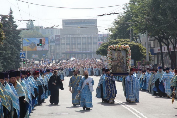 У Житомирі відбувся Хресний хід на честь ікони Божої Матері 