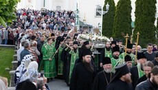 В Почаевской лавре состоялся крестный ход с мощами прп. Иова Почаевского