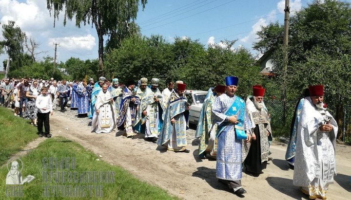 Крестный ход в селе Вилия. Фото: СПЖ