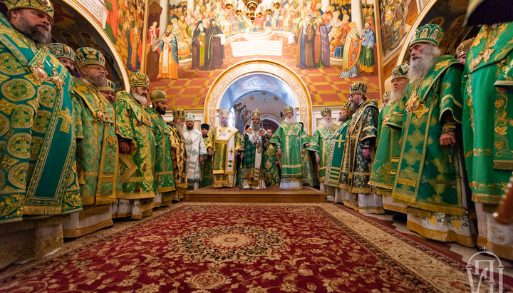 His Beatitude Metropolitan Onuphry and representatives of the Local Churches at an all-night vigil on the eve of the day of the memory of St. Onuphrius the Great. Photo: UOC