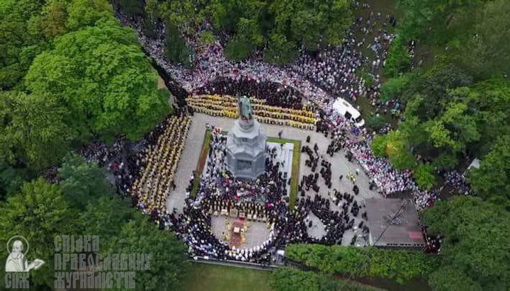 Biserica ortodoxă canonică invită la serbarea Creştinării Rusiei Kievene