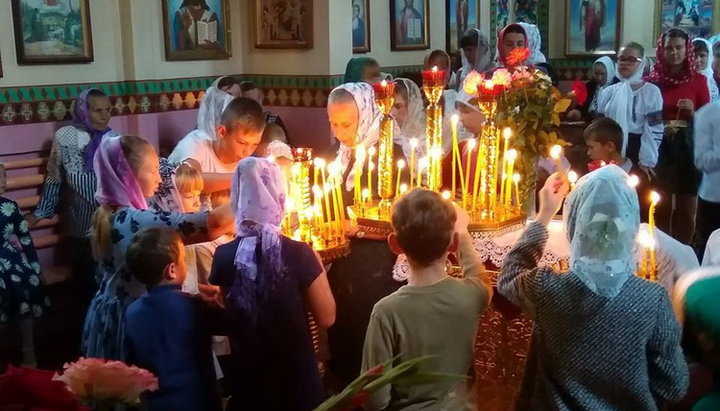 В епархиях УПЦ совершаются традиционные молебны накануне начала нового учебного года. Фото: news.church.ua