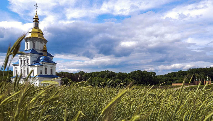 Різдва Богородиці Софронієво-Молченський чоловічий монастир у селі Нова Слобода Сумської області. Фото: news.church.ua