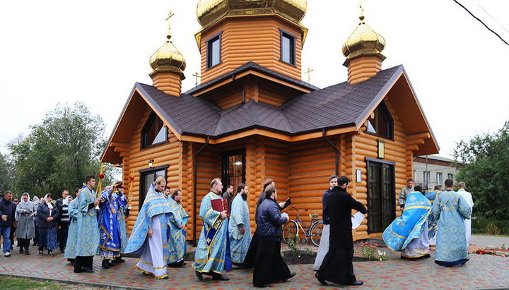 В селе Ивановка освятили храм в честь святого князя Владимира. Фото: izum.church.ua