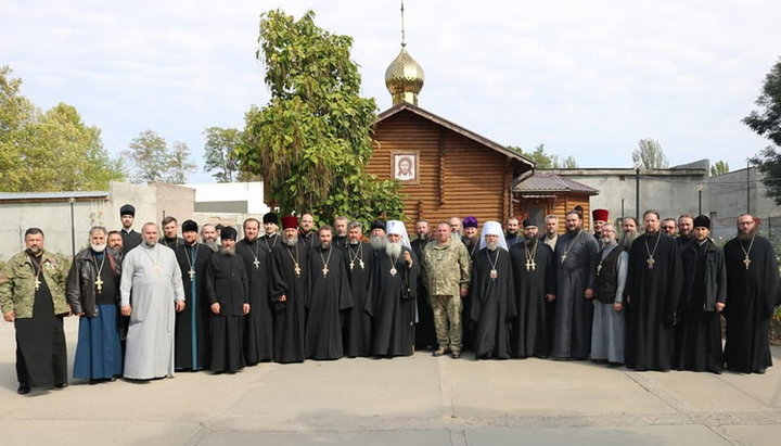 В Очакові капелани УПЦ обговорювали перспективи взаємодії із ЗСУ. Фото: news.church.ua