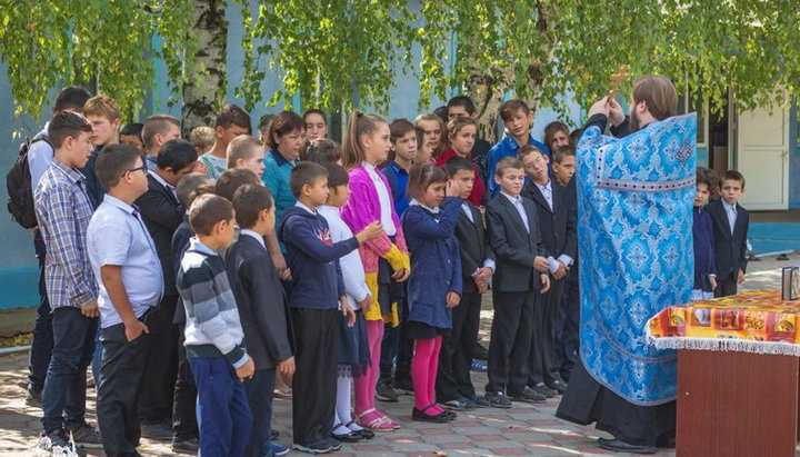 Одесская епархия оказала финансовую помощь воспитанникам школы-интерната. Фото: eparhiya.od.ua