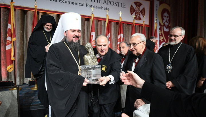 Epiphany Dumenko receives the Patriarch Athenagoras Award. New York, 10/19/2019. Photo: www.pomisna.info