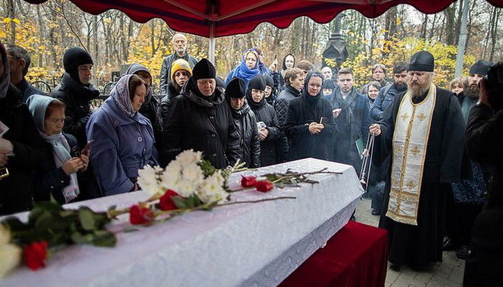 В Троице-Сергиеву лавру перенесли останки духовника обители старца Захарии. Фото: pravoslavie.ru