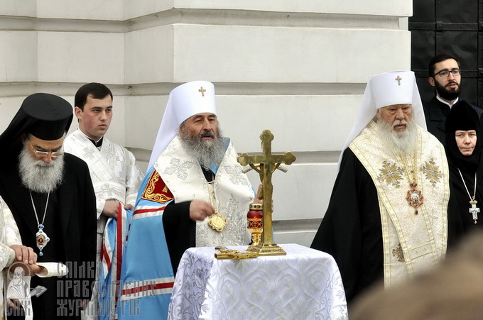 Митрополит Онуфрій звершив заупокійні богослужіння за спочилим Митрополитом Володимиром (ВІДЕО)