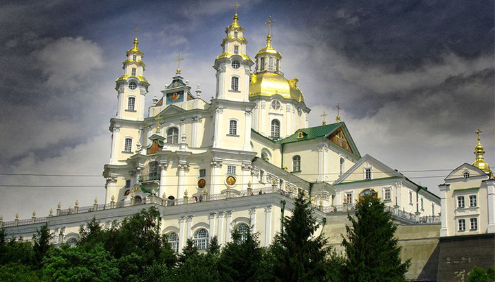 Lavra de la Pocaev in cinstea Adormirii Maicii Domnului. Imagine: pravlife.org